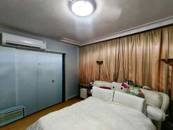 Blk 240 Lorong 1 Toa Payoh (Toa Payoh), HDB Executive #533863611